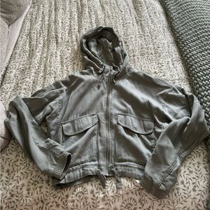 ‼️ A&F Cropped Bomber Jacket